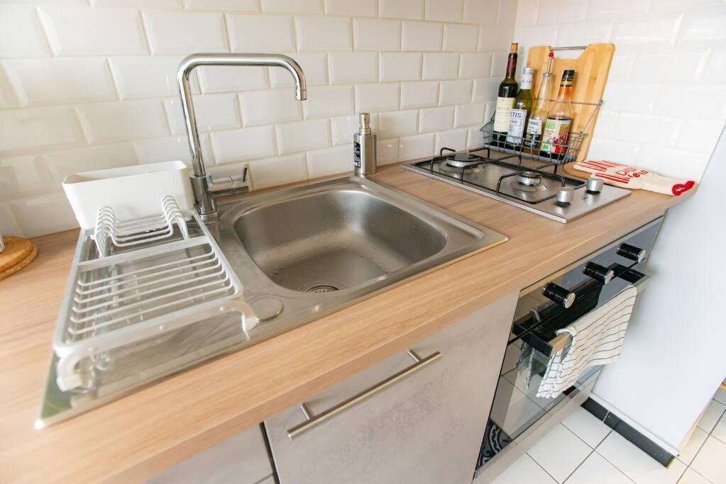 Studio With Balcony Париж Екстер'єр фото