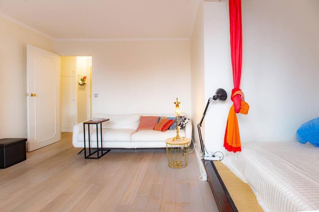 Studio With Balcony Париж Екстер'єр фото