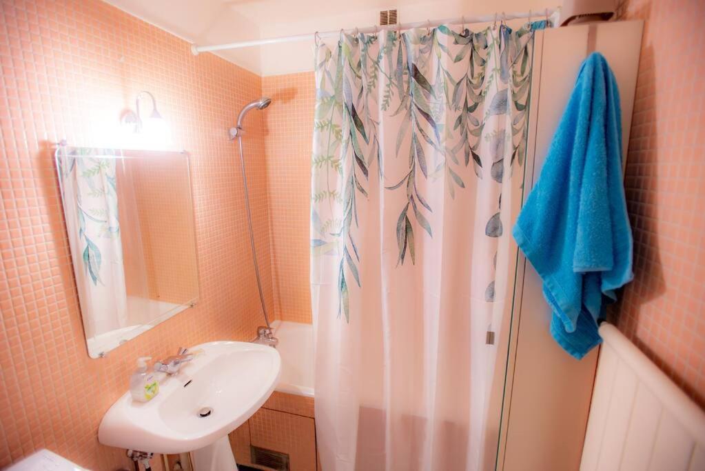 Studio With Balcony Париж Екстер'єр фото